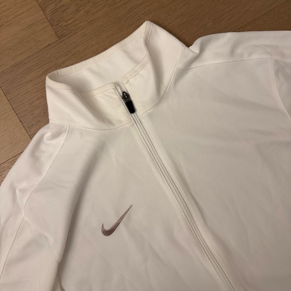 Nike Light Running Jacket - image 2